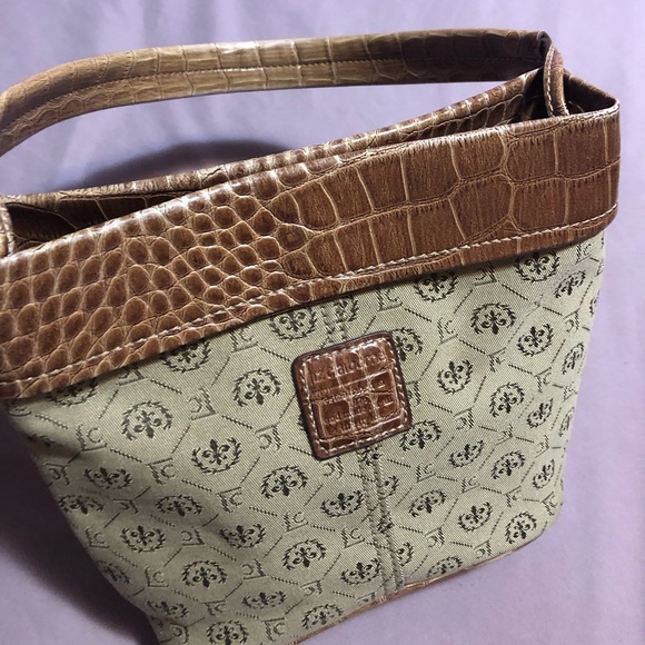 Liz Claiborne Faux Croc Top Handle Bag - Picture 4 of 12